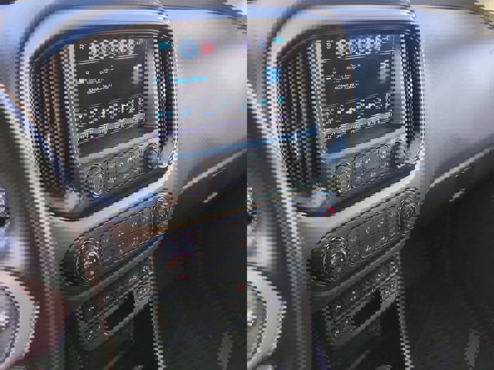 Used 2018 Chevrolet Colorado Z71 image 27