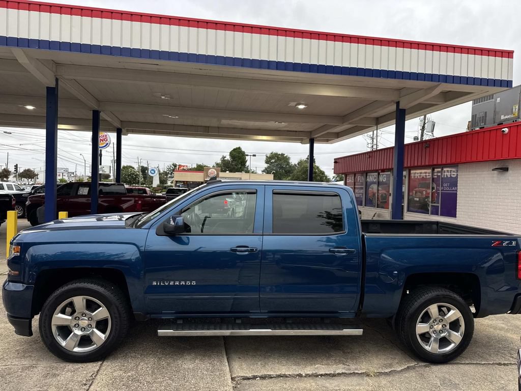 Used 2018 Chevrolet Silverado 1500 LT w/ All Star Edition AWD/4WD image 4