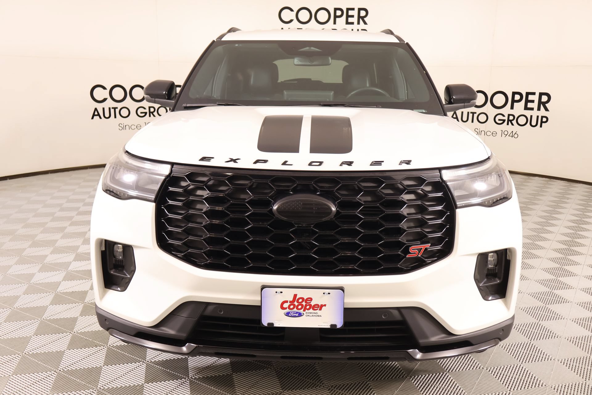 Used 2025 Ford Explorer ST RWD image 9