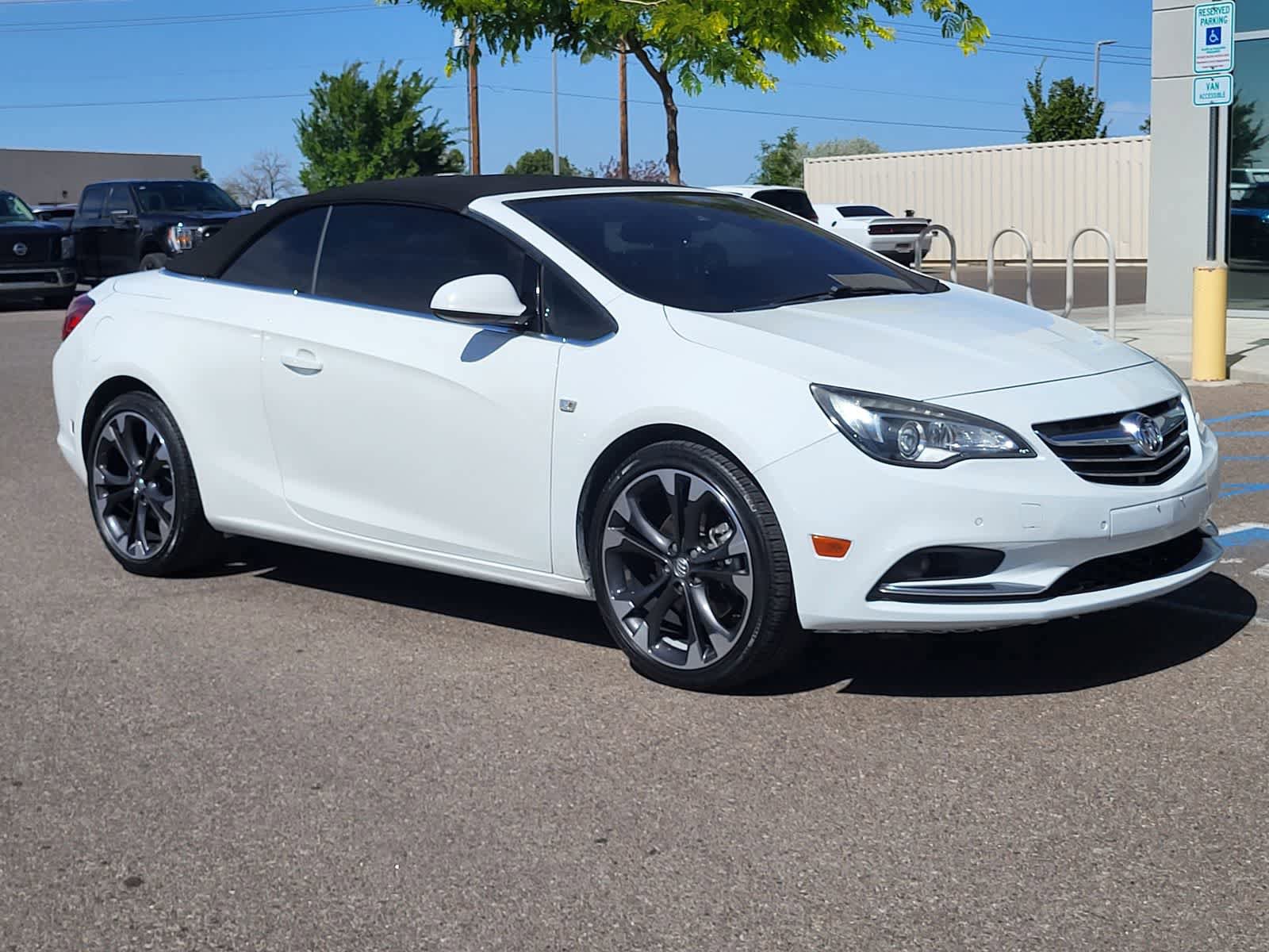 Used 2019 Buick Cascada Premium FWD image 3