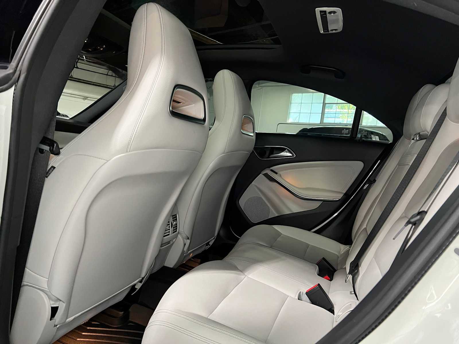 Used 2018 Mercedes-Benz CLA 250 4MATIC image 17