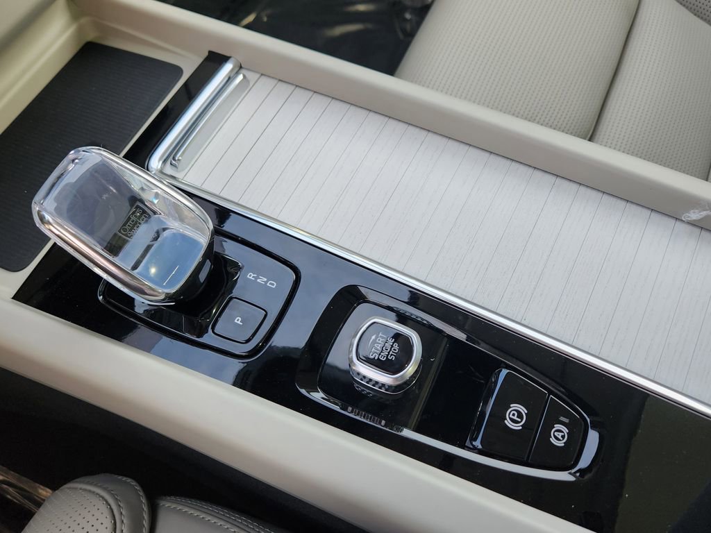 New 2026 Volvo XC60 T8 Ultra w/ Protection Package Premier image 11