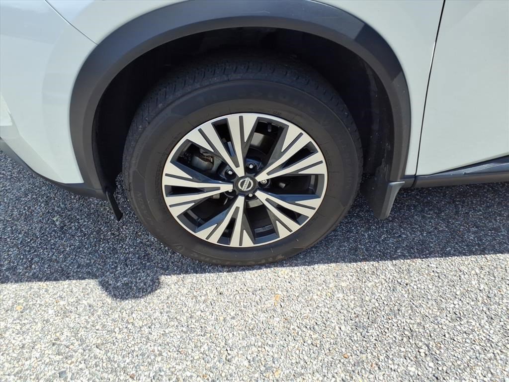 Used 2021 Nissan Rogue SV w/ Premium Package image 9