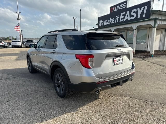 Used 2023 Ford Explorer XLT w/ Equipment Group 202A AWD/4WD image 9