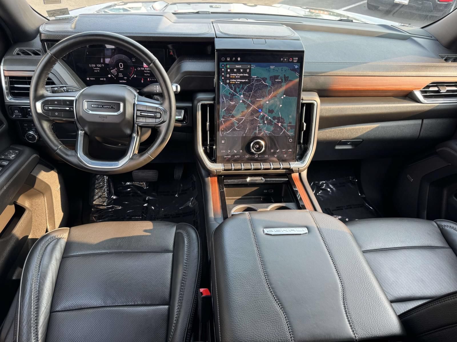Used 2025 GMC Yukon Denali AWD/4WD image 8