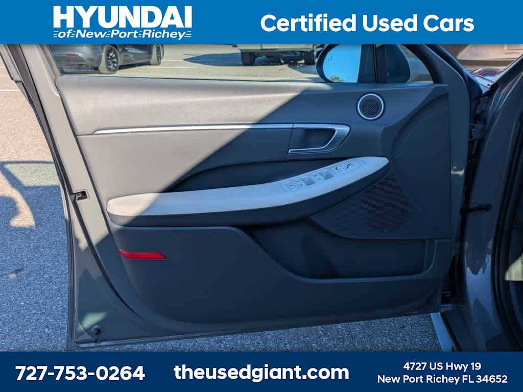 Certified 2023 Hyundai Sonata SEL w/ Cargo Package image 9