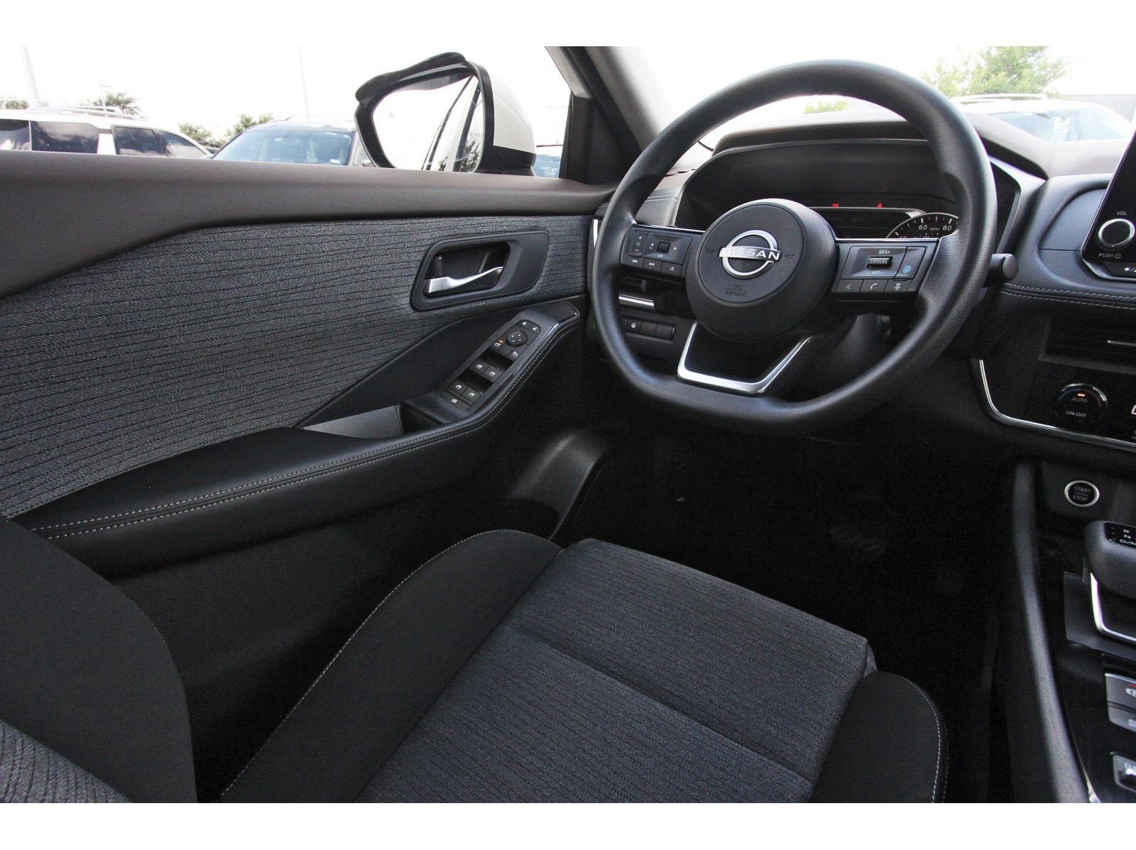 Used 2023 Nissan Rogue SV FWD image 11