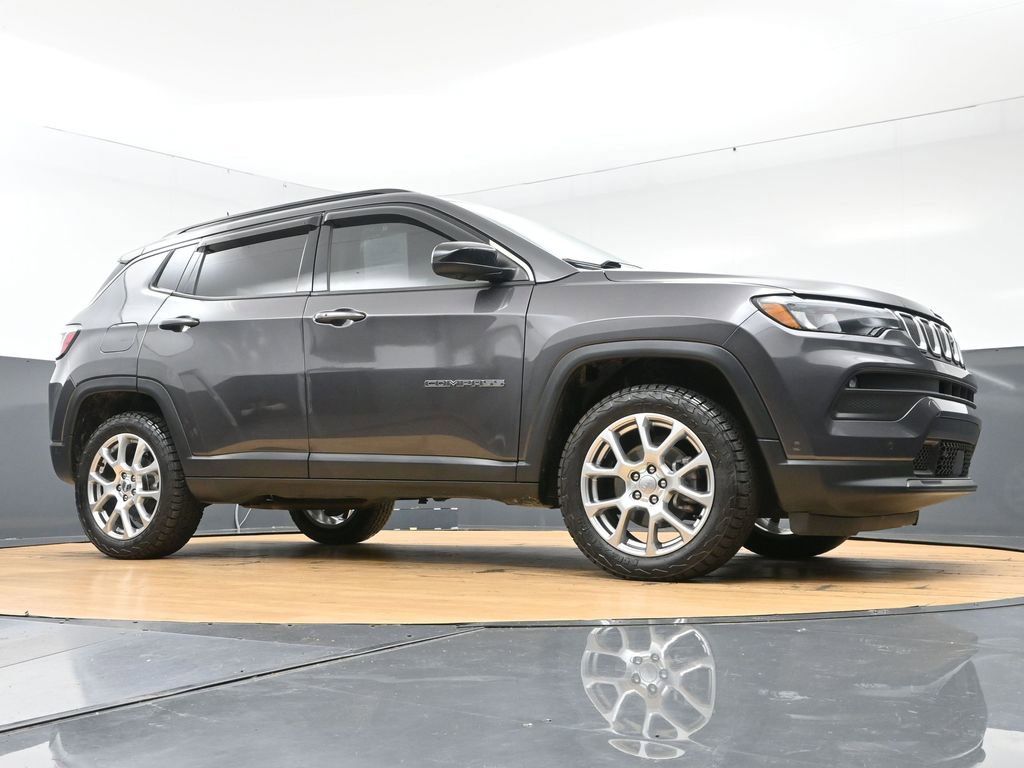 Used 2022 Jeep Compass Latitude AWD/4WD image 49