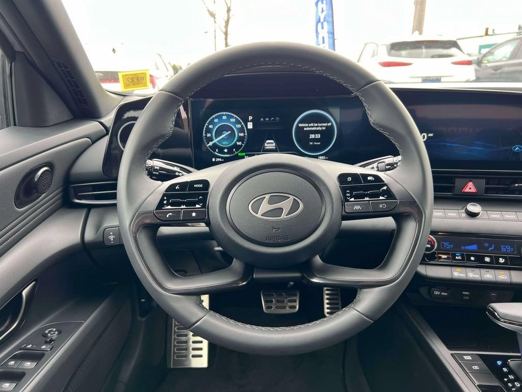 Used 2025 Hyundai Elantra SEL FWD image 12