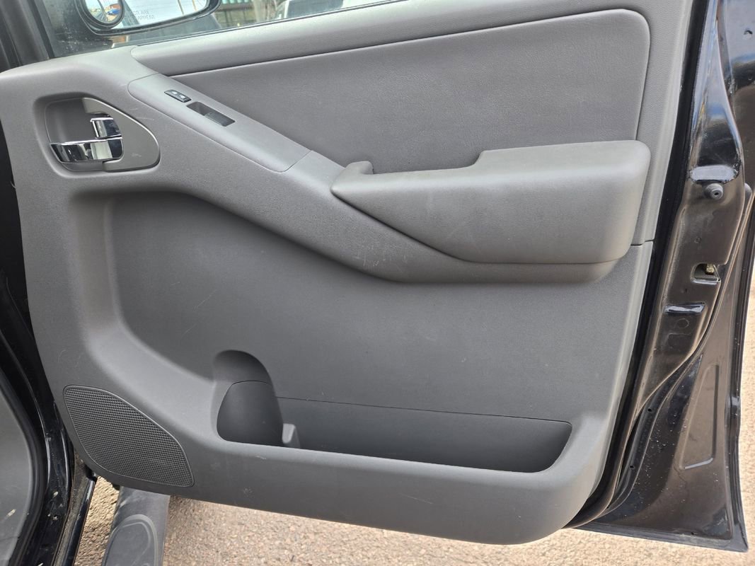 Used 2008 Nissan Frontier LE w/ Leather Pkg image 24