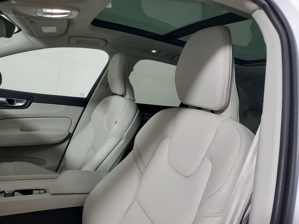 Certified 2024 Volvo XC60 B5 Core w/ Protection Package Premier image 25