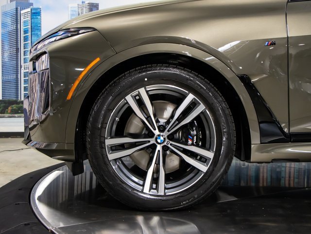 New 2026 BMW X7 M60i image 7