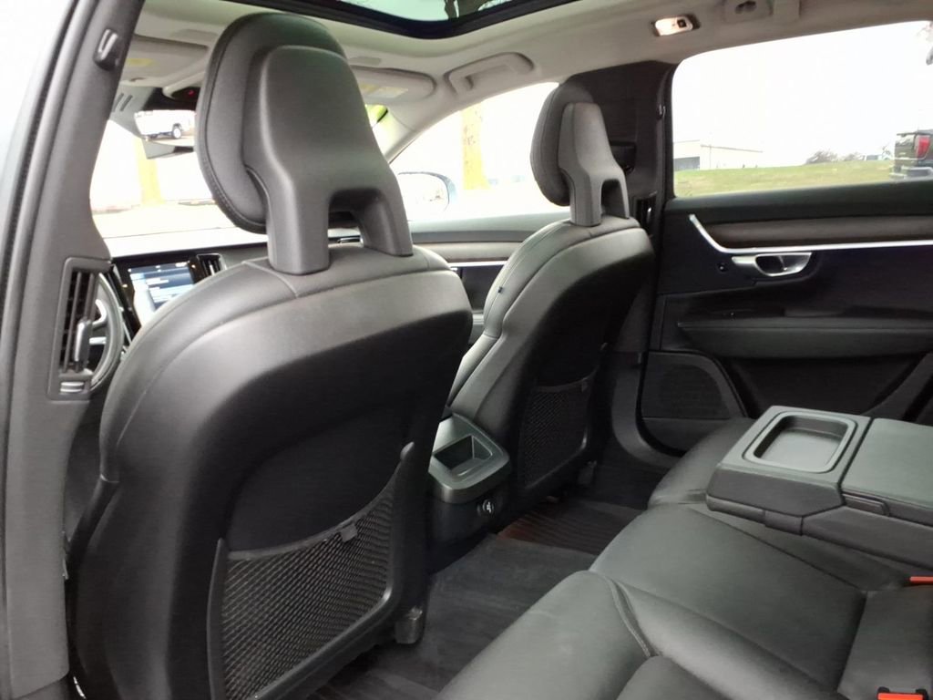 Used 2018 Volvo V90 T6 Cross Country w/ Convenience Package image 27