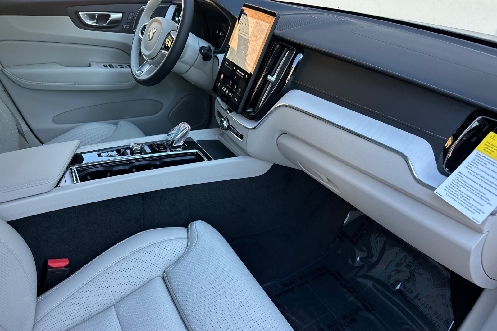 New 2026 Volvo XC60 B5 Ultra w/ Climate Package AWD/4WD image 12