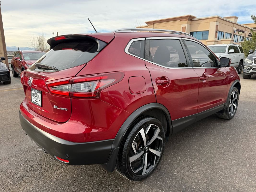 Used 2021 Nissan Rogue Sport SL w/ Premium Package image 3