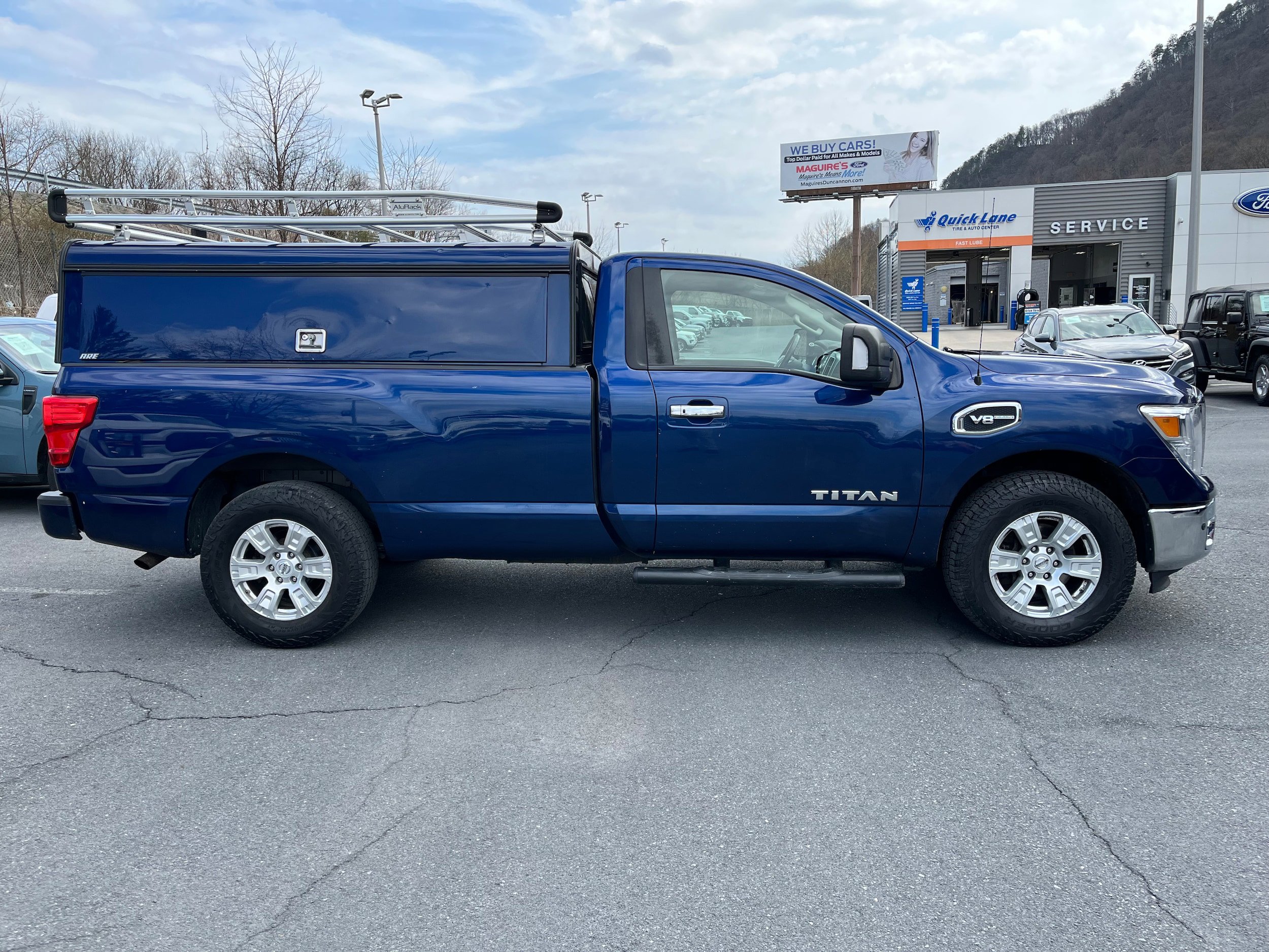 Used 2017 Nissan Titan SV AWD/4WD image 6