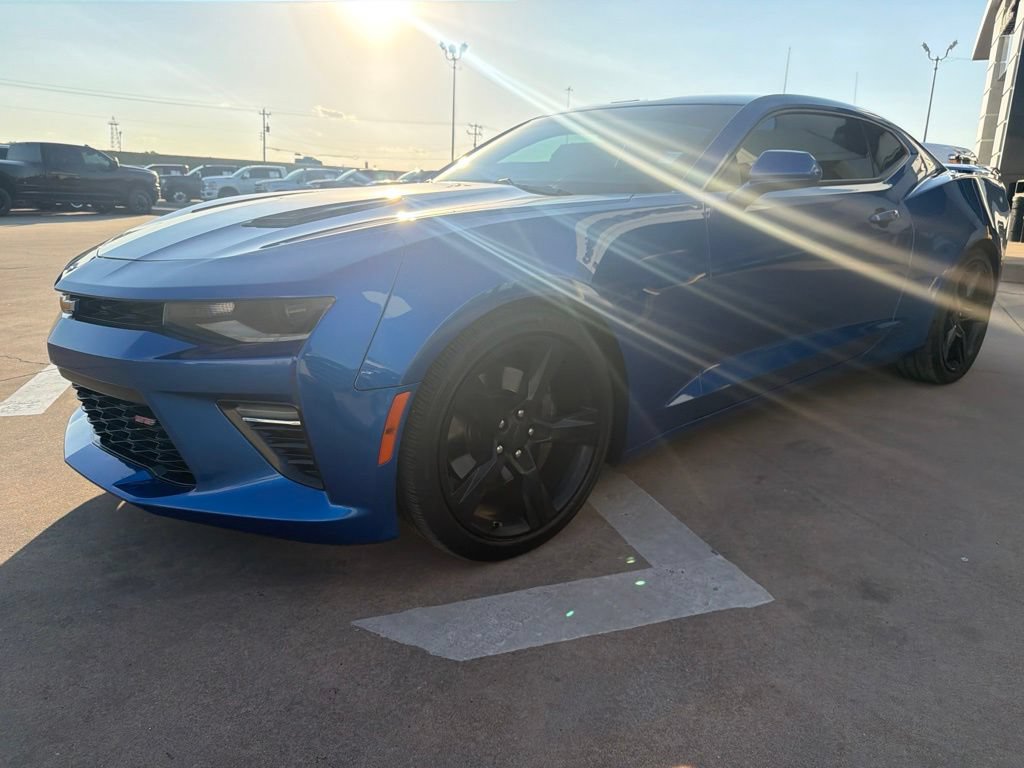 Used 2018 Chevrolet Camaro SS RWD image 7