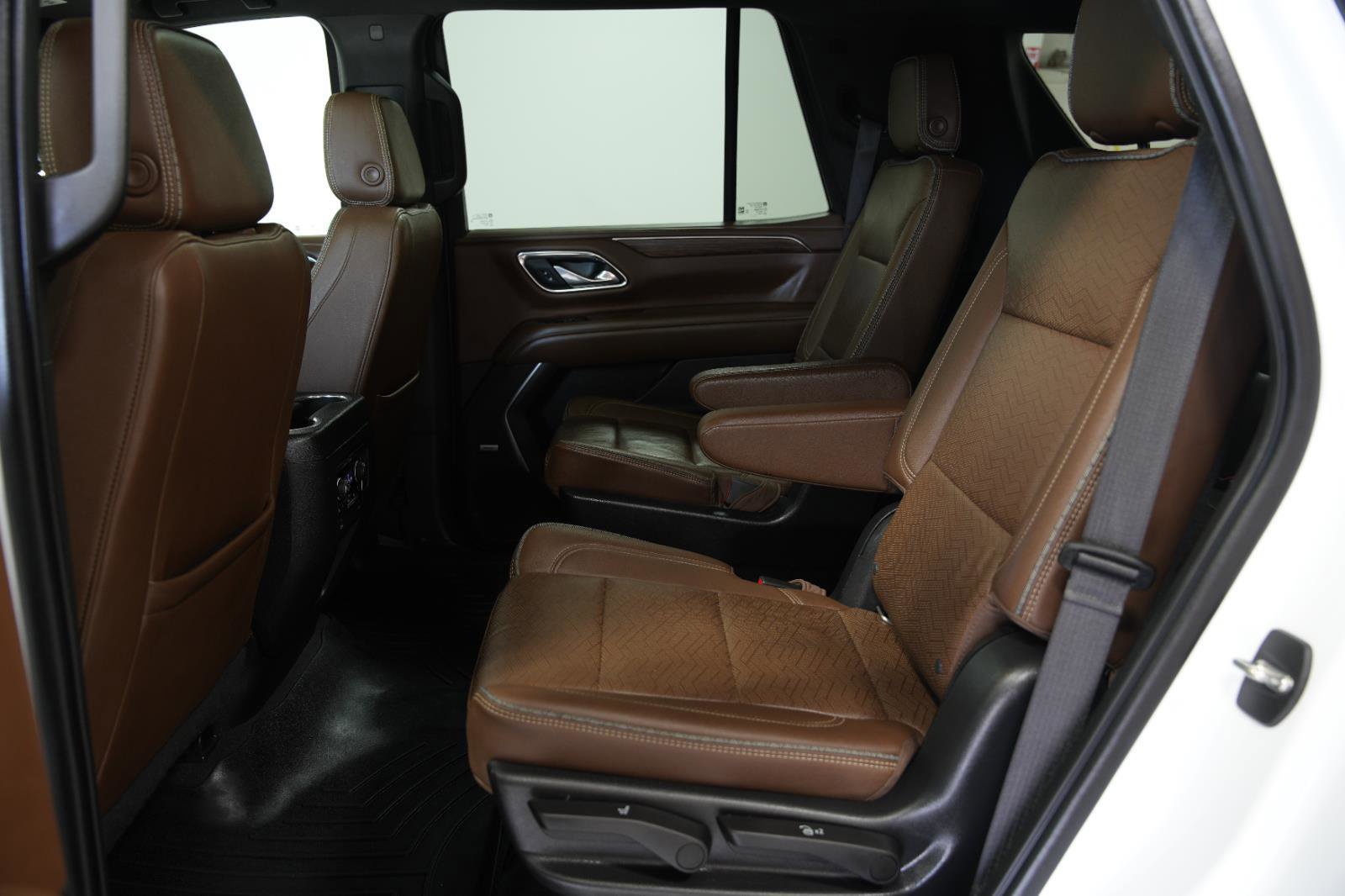 Used 2022 Chevrolet Tahoe High Country AWD/4WD image 24