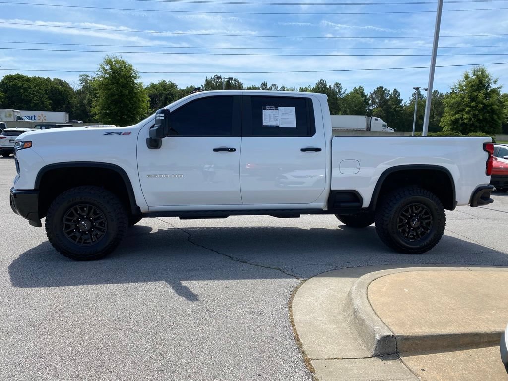 Used 2024 Chevrolet Silverado 2500 ZR2 w/ Technology Package AWD/4WD image 4