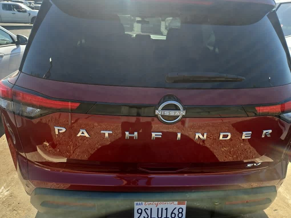 Used 2024 Nissan Pathfinder SV FWD image 8