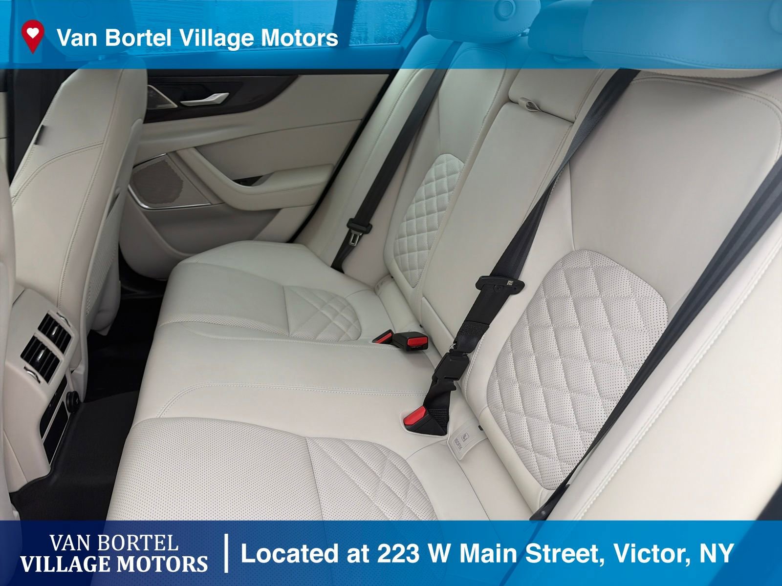 Used 2020 Jaguar XE S image 31