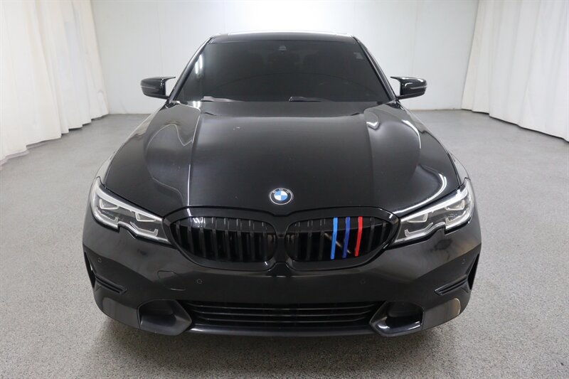 Used 2019 BMW 330i xDrive Sedan w/ Convenience Package AWD/4WD image 2