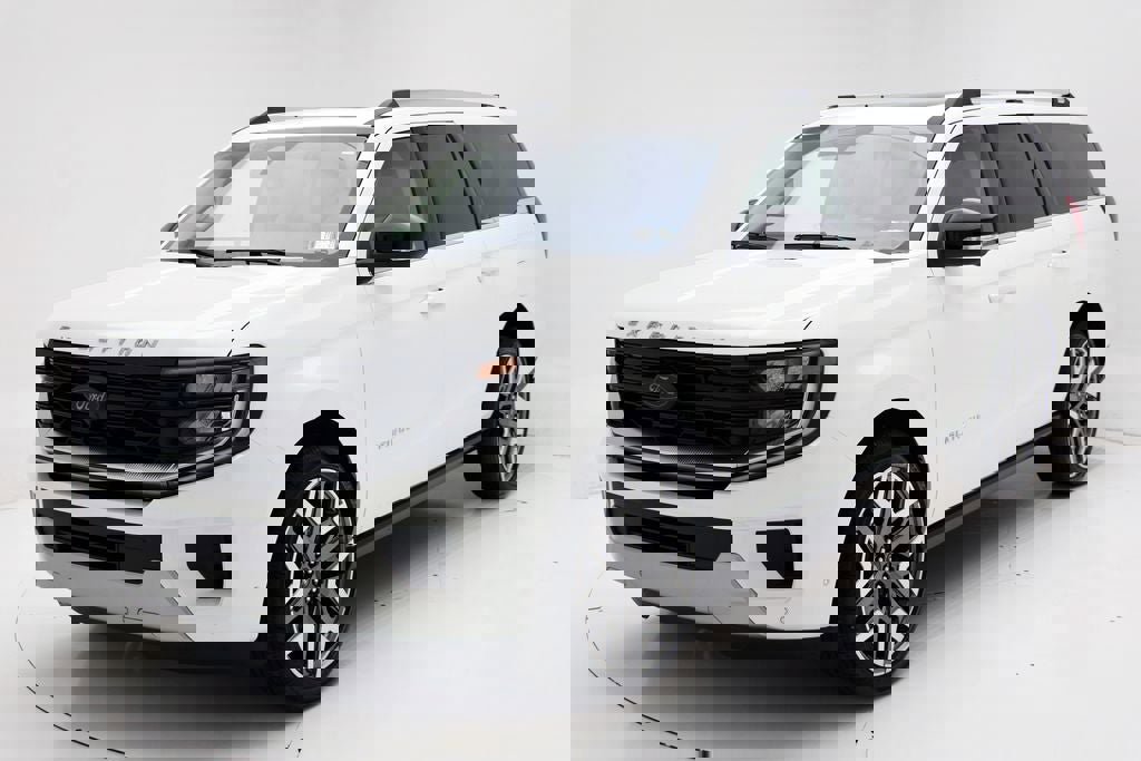 Used 2025 Ford Expedition Max Platinum w/ Platinum Ultimate Package image 2