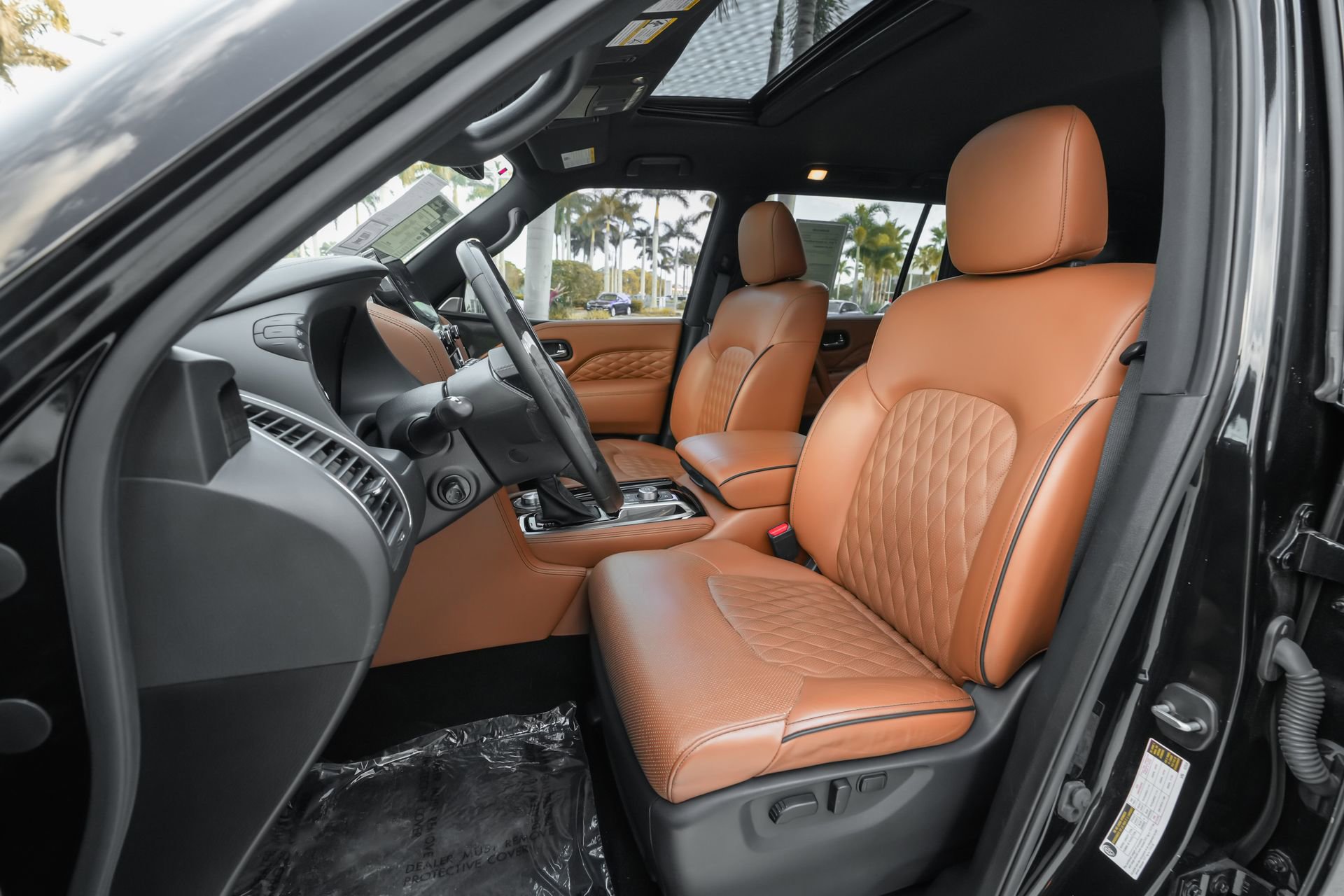 Used 2024 INFINITI QX80 Sensory image 7