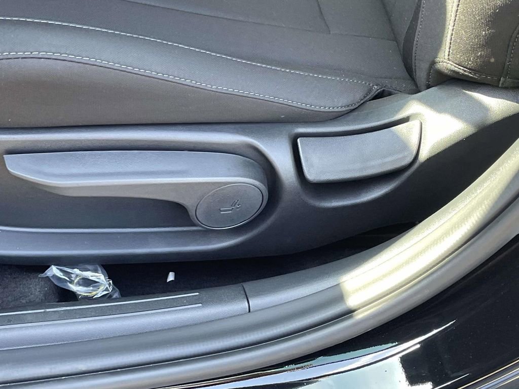 New 2025 Hyundai Elantra Sport w/ Cargo Package FWD image 15