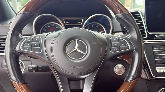 Used 2017 Mercedes-Benz GLS 550 4MATIC image 32
