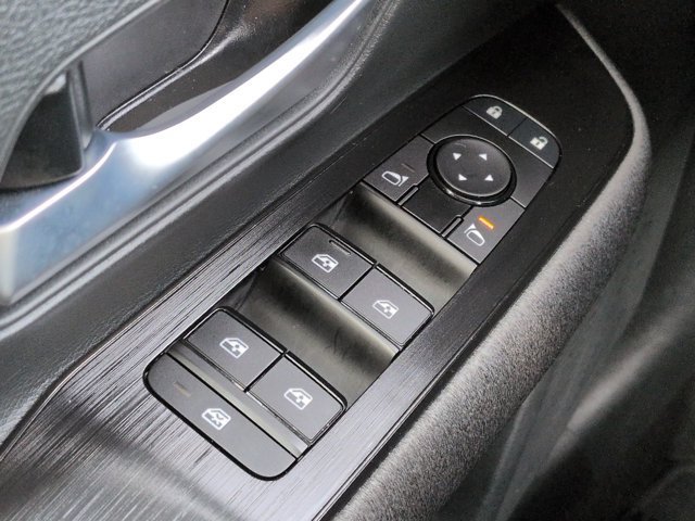 Used 2025 Nissan Kicks SV FWD image 21