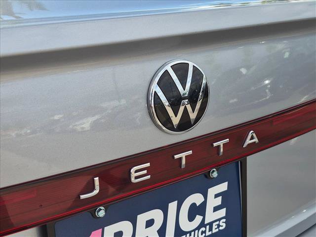 Used 2025 Volkswagen Jetta SE FWD image 29