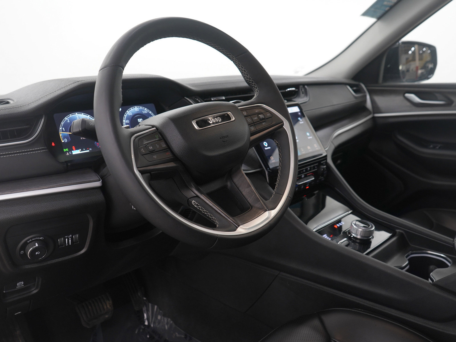 Used 2023 Jeep Grand Cherokee L Limited w/ Luxury Tech Group II image 29