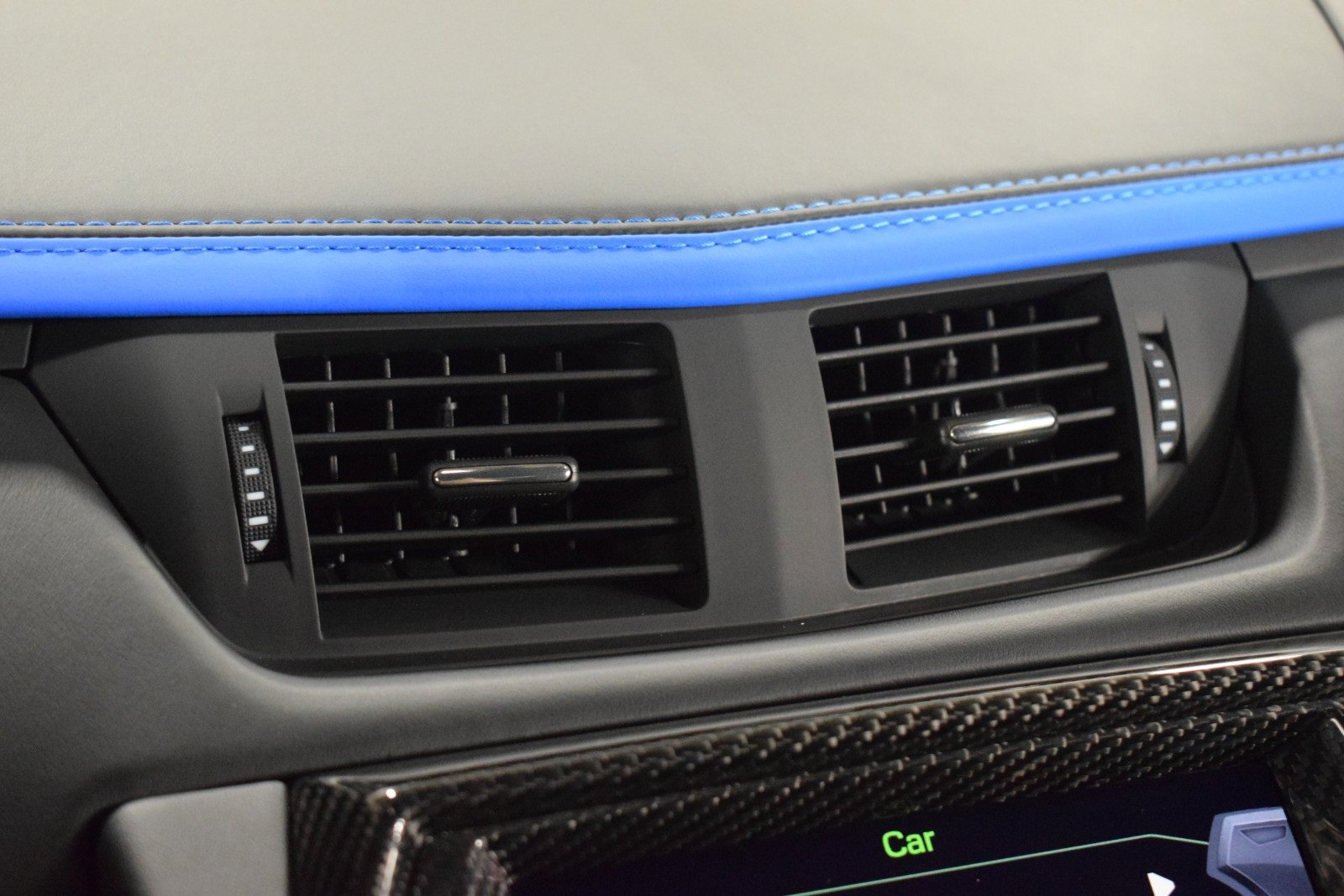 Used 2019 Lamborghini Aventador S image 29