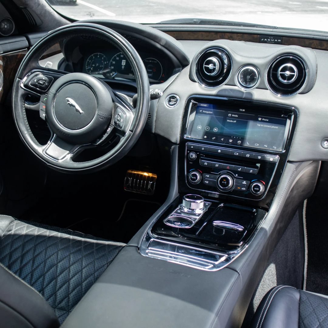 Used 2019 Jaguar XJ L Portfolio RWD image 23