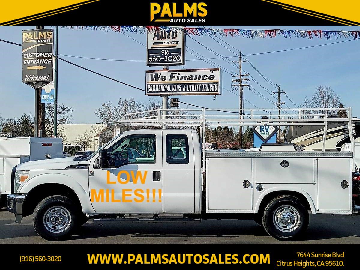 Used 2015 Ford F250 XL w/ Camper Package image 1