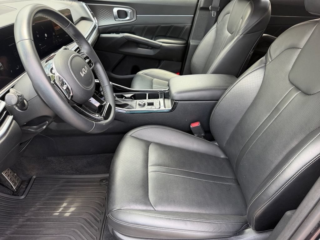 Used 2025 Kia Sorento SX FWD image 10