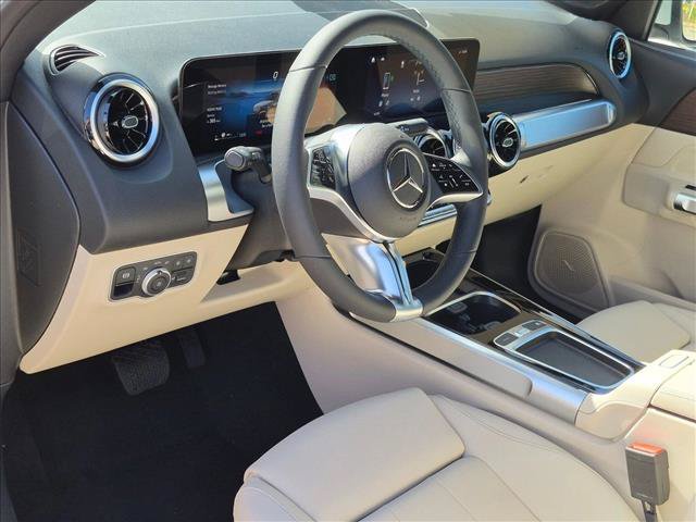 New 2026 Mercedes-Benz GLB 250 image 3