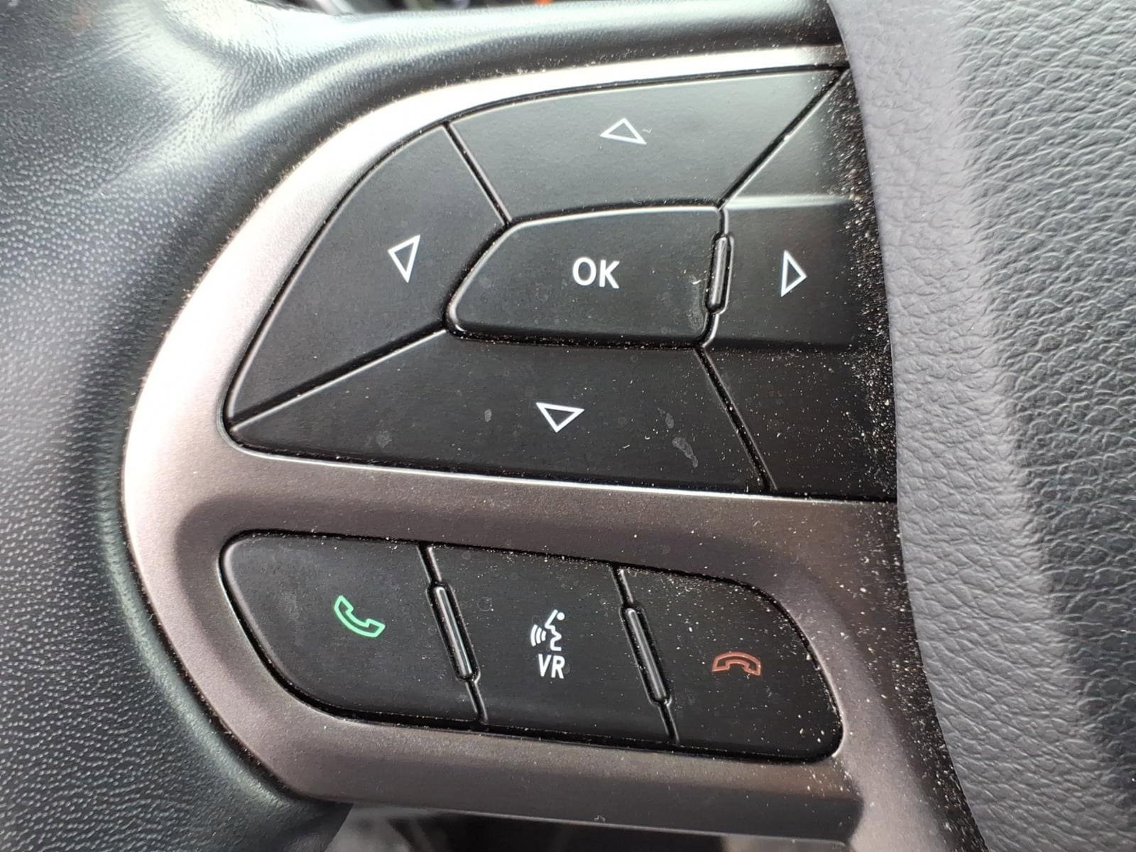 Used 2020 Jeep Cherokee Limited AWD/4WD image 16