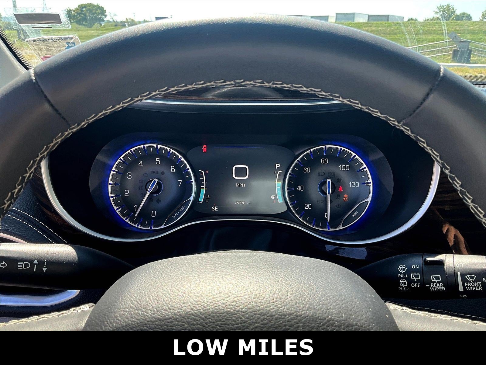 Used 2023 Chrysler Pacifica Limited FWD image 7