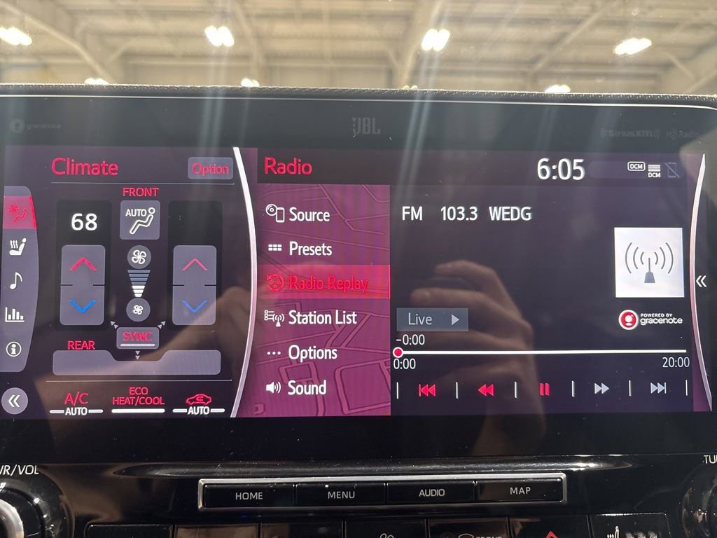 Used 2022 Toyota Highlander Platinum image 17