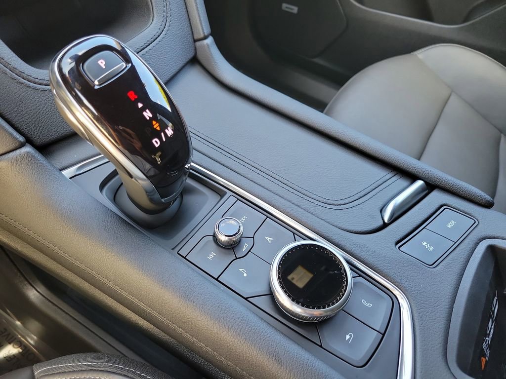 Used 2025 Cadillac XT6 Premium Luxury w/ Technology Package image 34