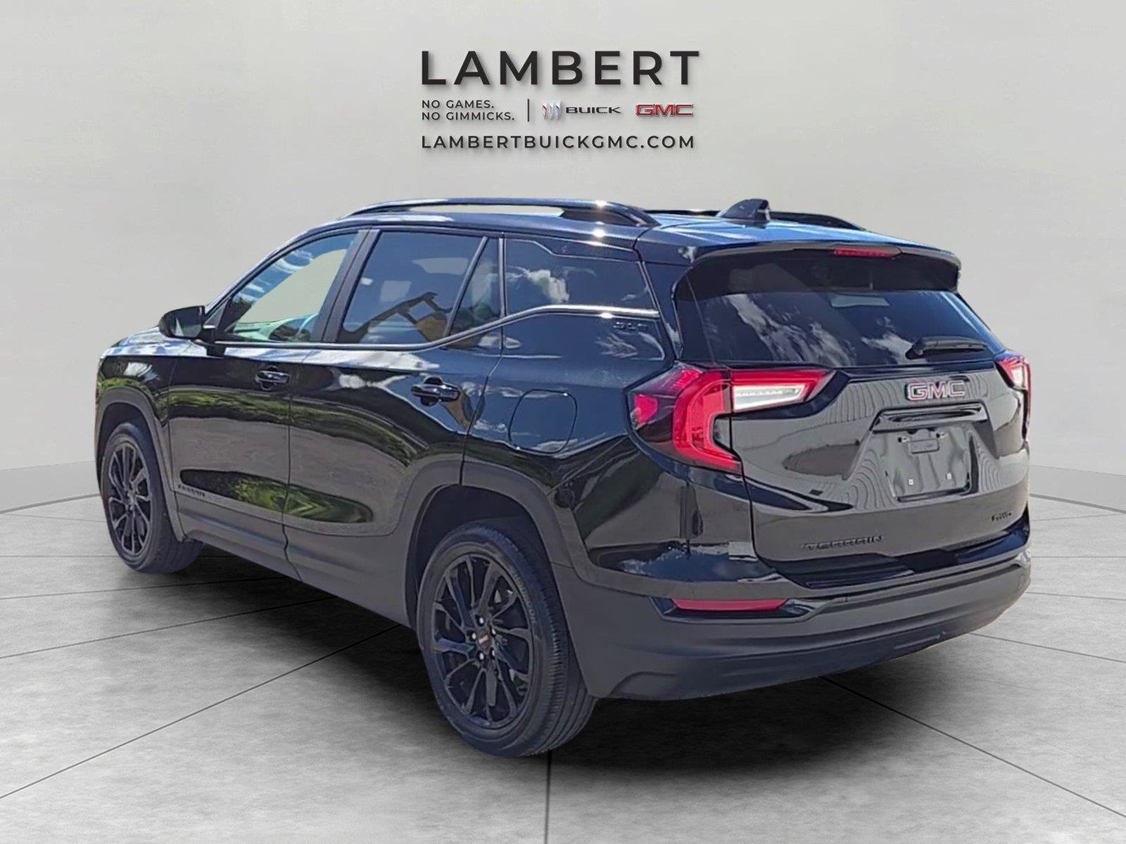 Used 2024 GMC Terrain SLE w/ Driver Convenience Package AWD/4WD image 3