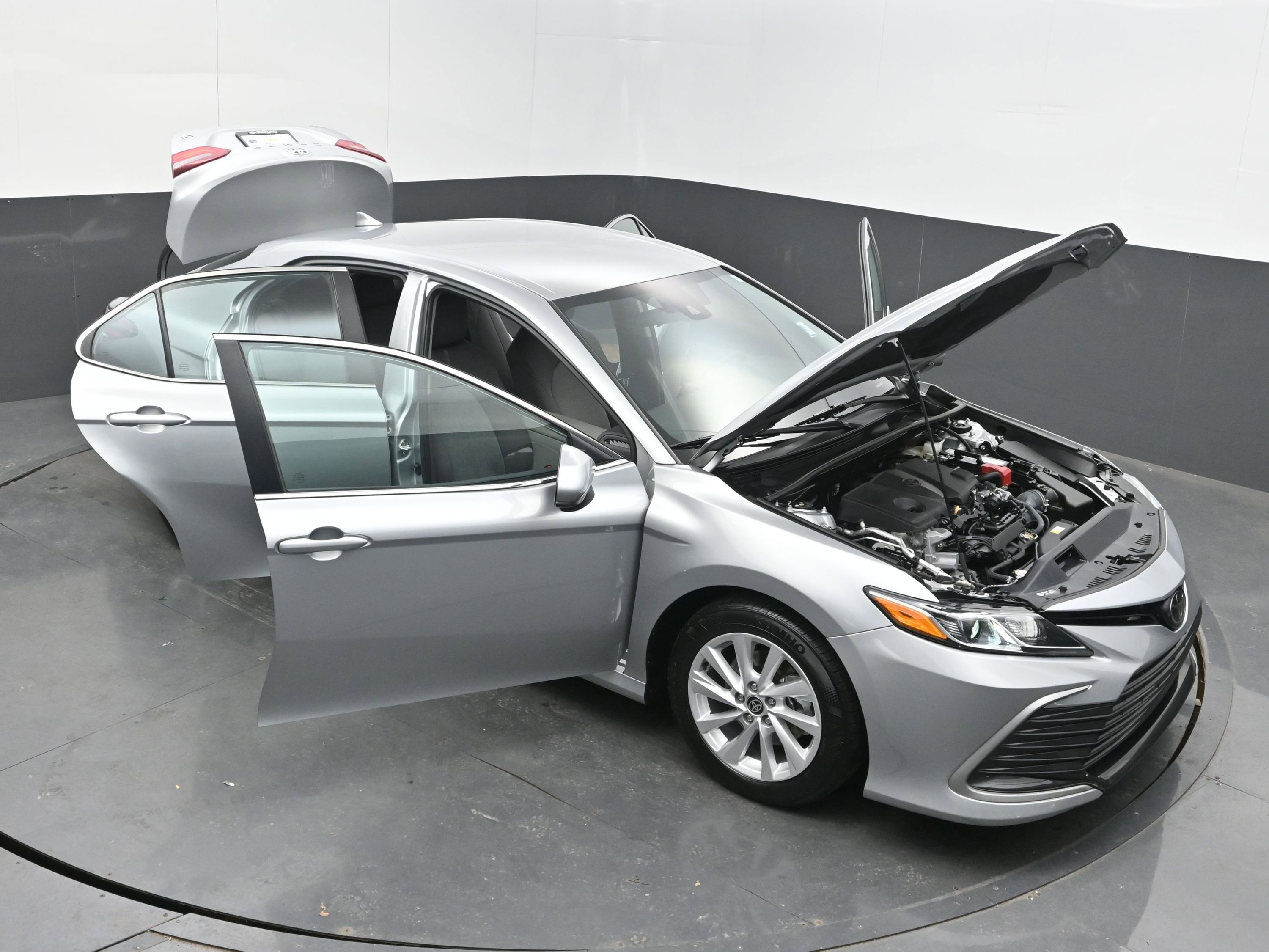 Used 2024 Toyota Camry LE image 40