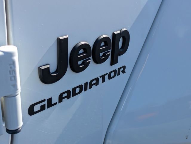 Used 2022 Jeep Gladiator Sport image 39