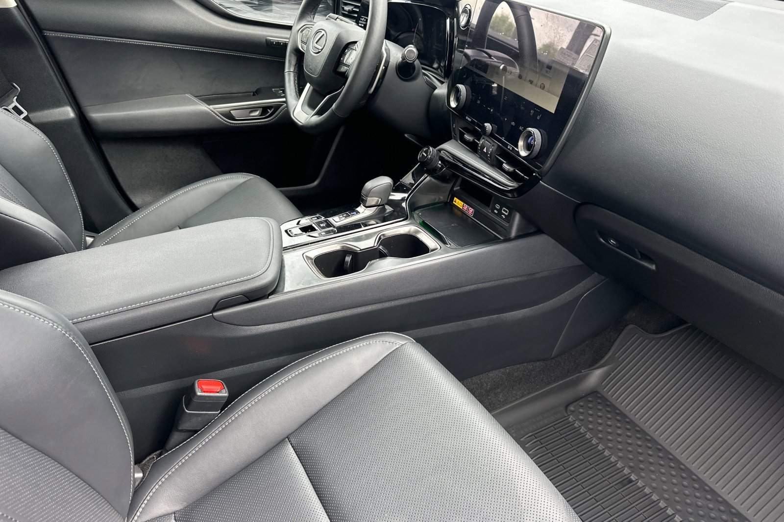 Used 2025 Lexus NX 350h AWD w/ Cold Area Package image 16