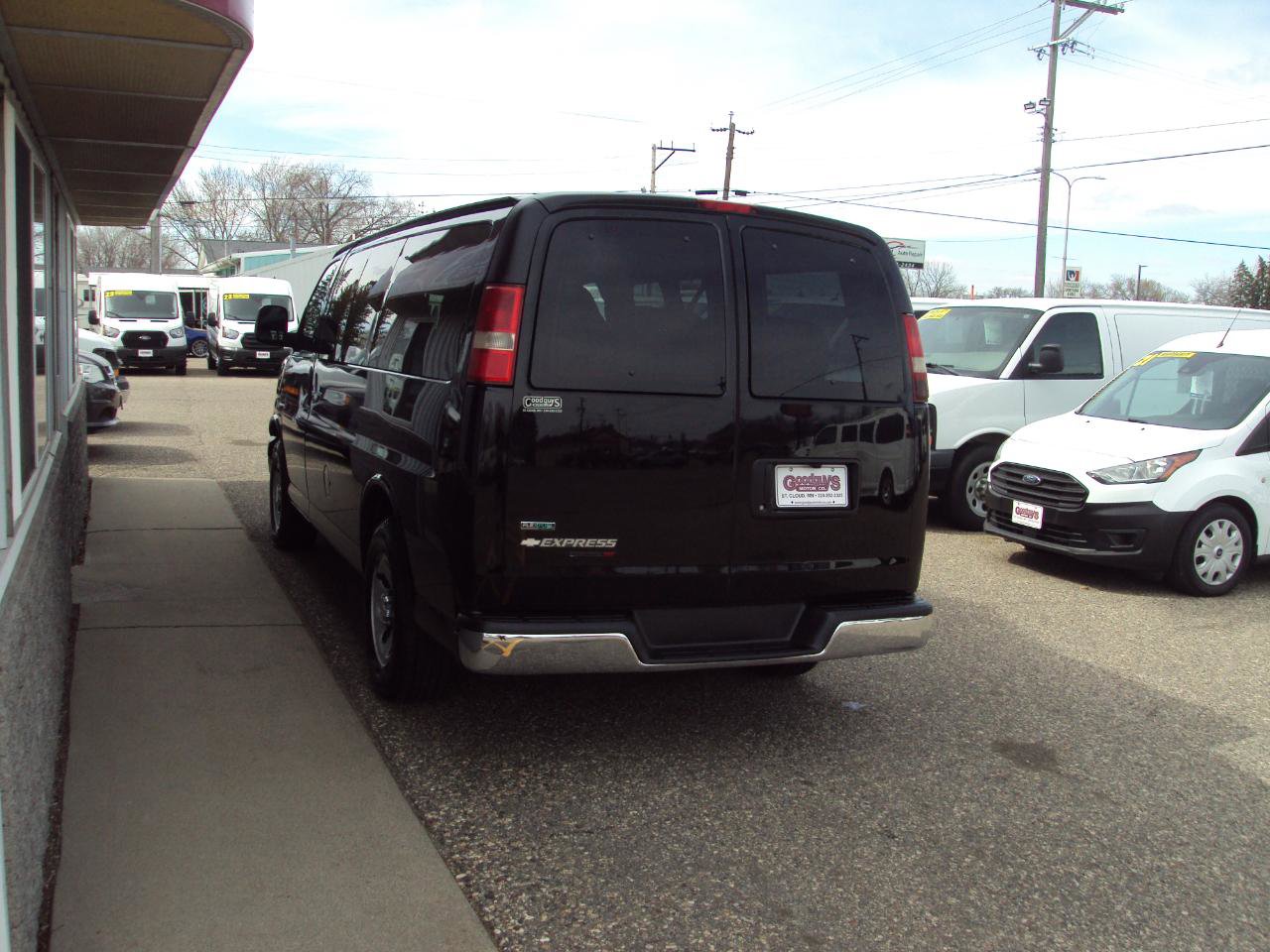 Used 2011 Chevrolet Express 1500 LT w/ LT Preferred Equipment Group image 5