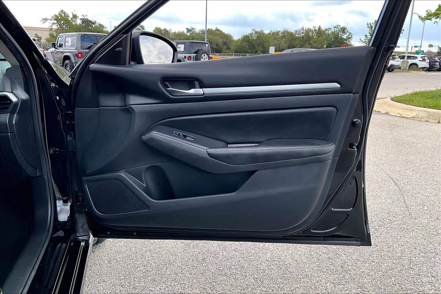 Used 2022 Nissan Altima 2.5 SV image 23