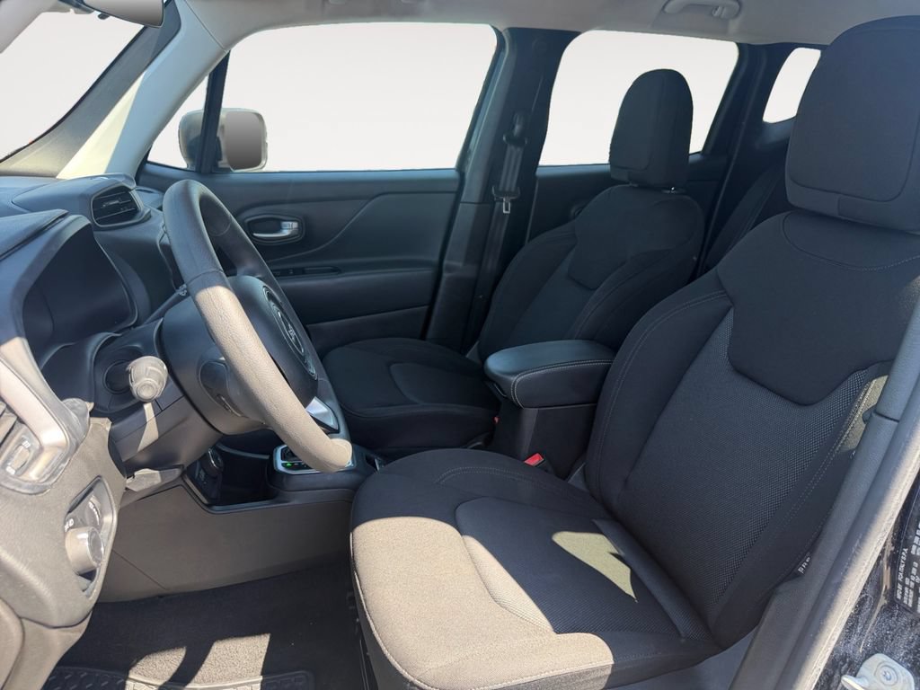 Used 2023 Jeep Renegade Latitude AWD/4WD image 9