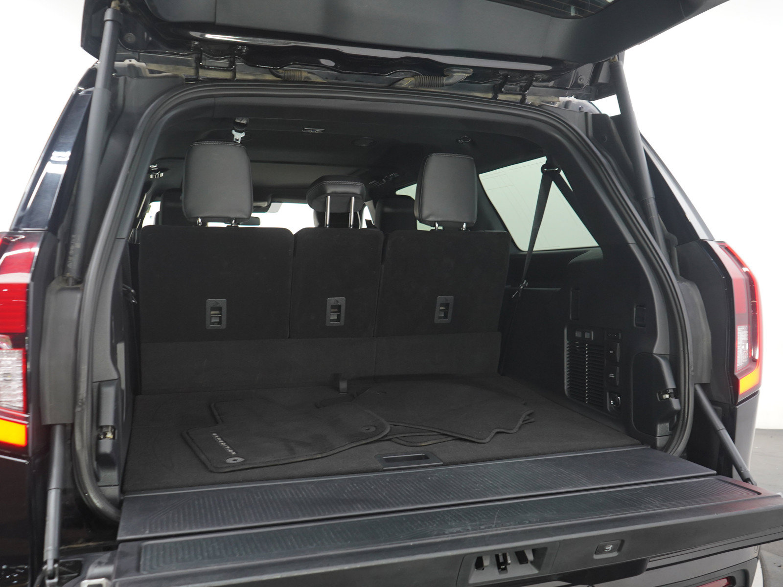 Used 2025 Ford Expedition Max Platinum w/ Stealth Appearance Package AWD/4WD image 14